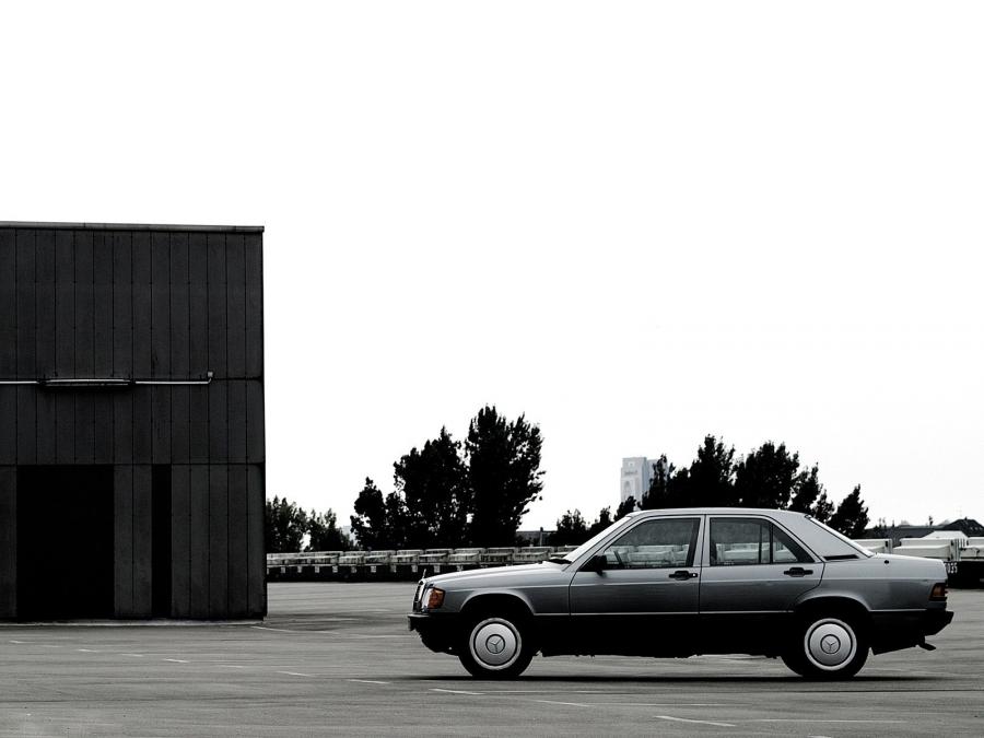  Mercedes-Benz 190 1982 года  (фото 2 из 16)